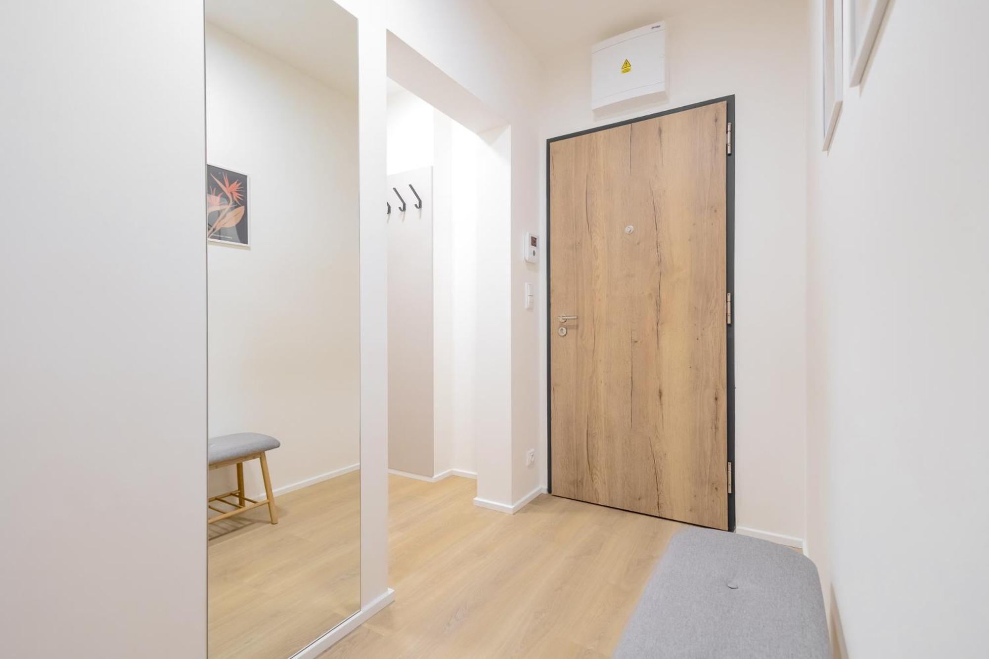 Bright 2Br - 8Th Floor, Balcony, Free Parking - By Gravity Pragueアパートメント エクステリア 写真