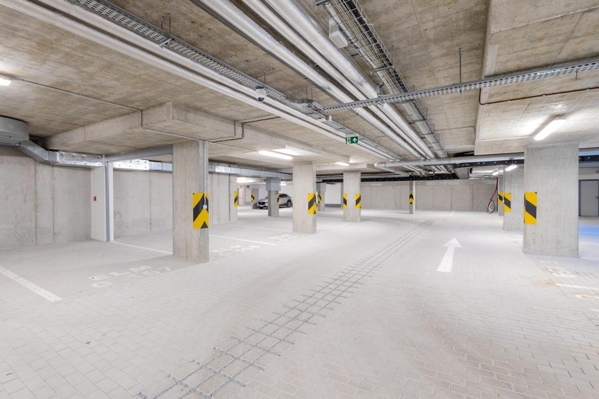 Bright 2Br - 8Th Floor, Balcony, Free Parking - By Gravity Pragueアパートメント エクステリア 写真