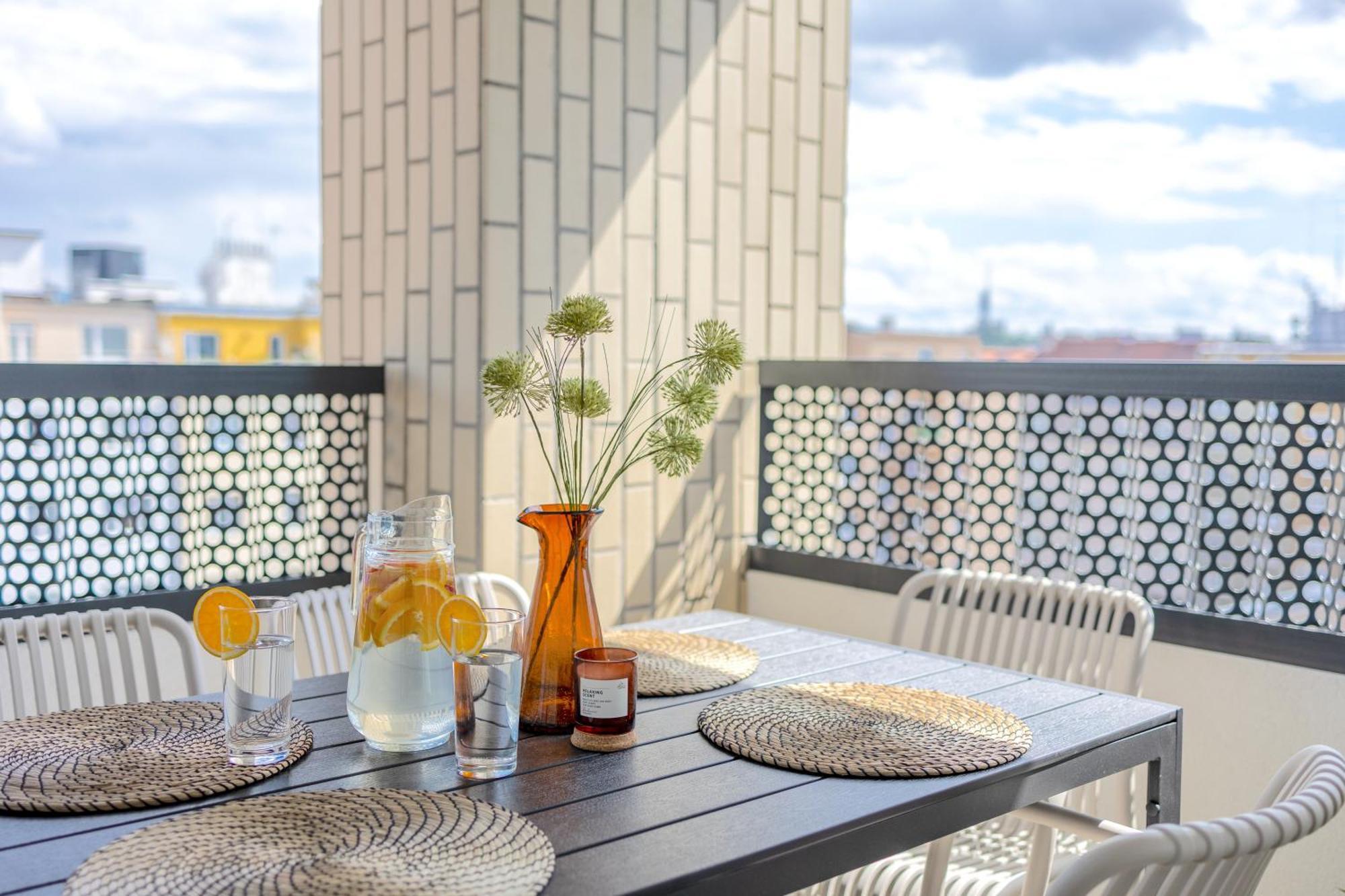 Bright 2Br - 8Th Floor, Balcony, Free Parking - By Gravity Pragueアパートメント エクステリア 写真