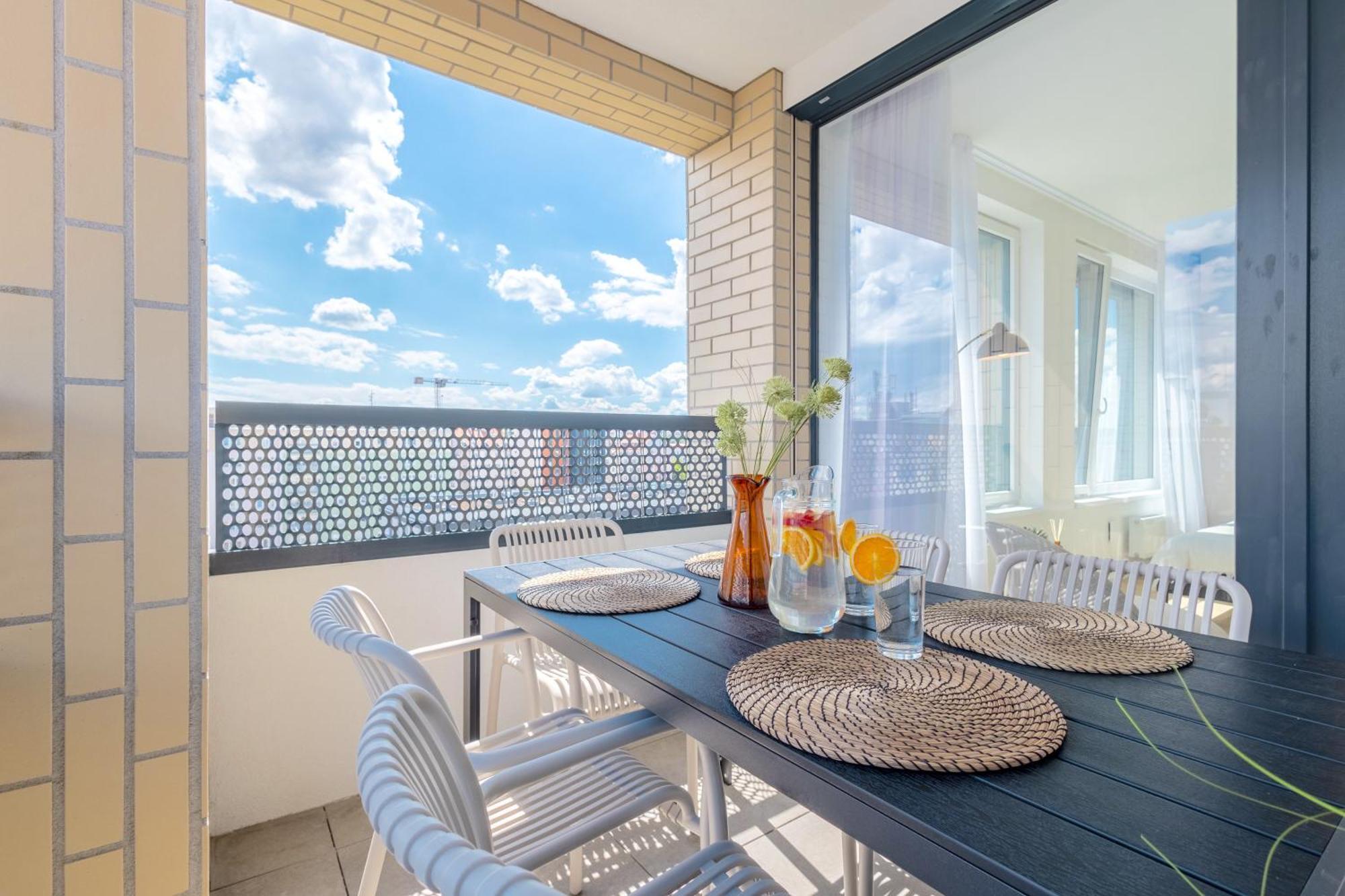 Bright 2Br - 8Th Floor, Balcony, Free Parking - By Gravity Pragueアパートメント エクステリア 写真