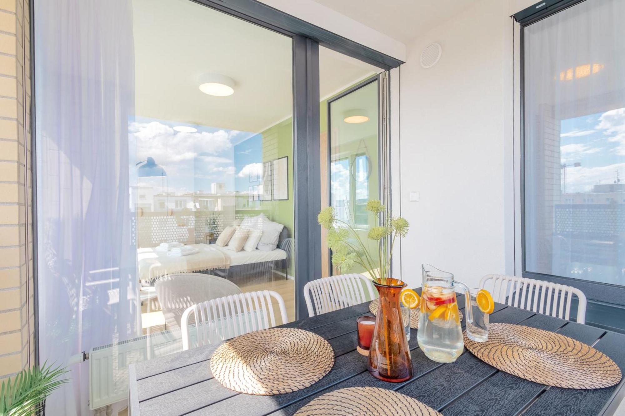 Bright 2Br - 8Th Floor, Balcony, Free Parking - By Gravity Pragueアパートメント エクステリア 写真